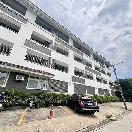 Ruan Plaisoi Apartment Bangkok Exteriér fotografie