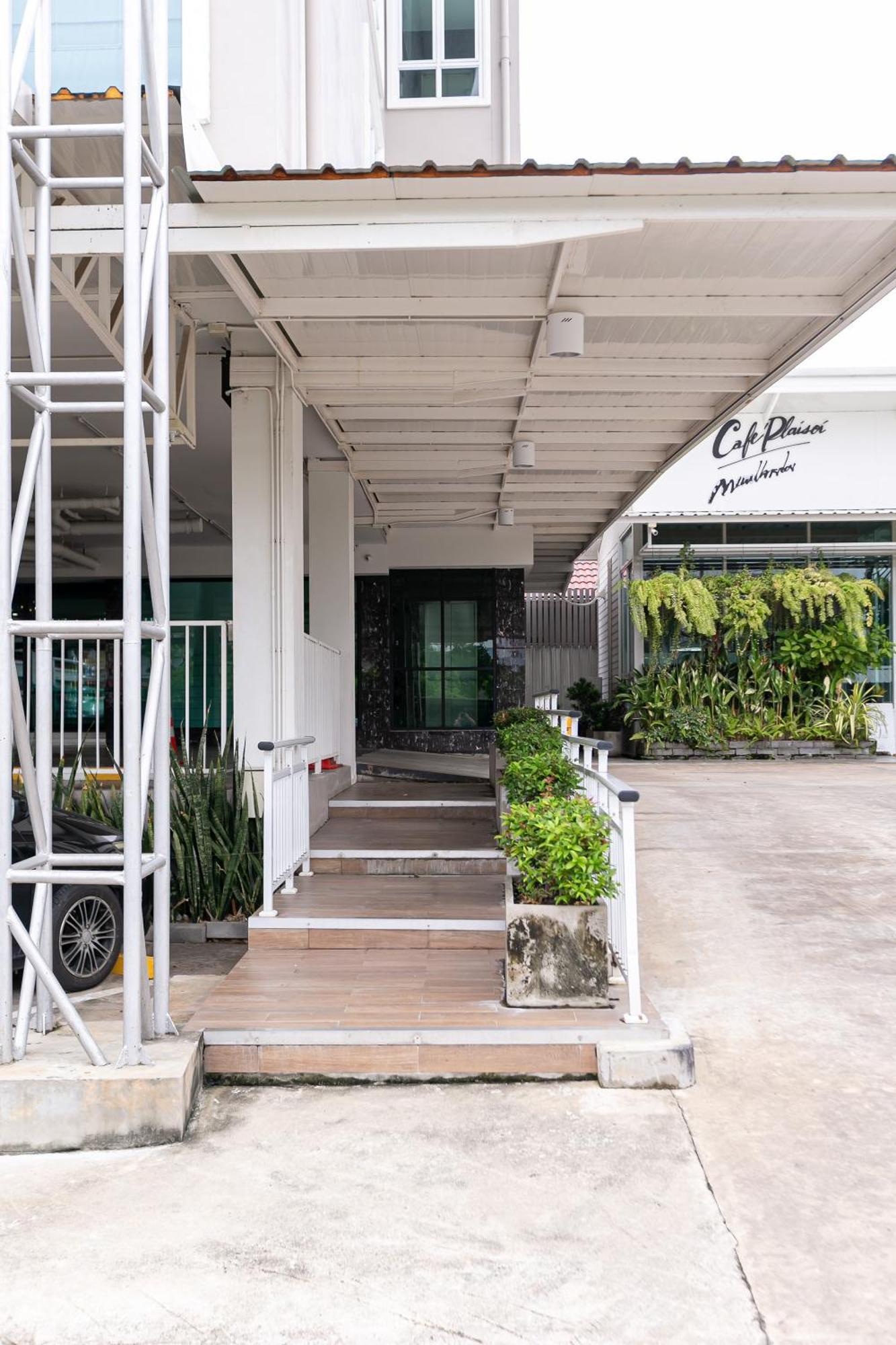 Ruan Plaisoi Apartment Bangkok Exteriér fotografie